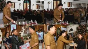 Begini Sambutan Walikota Caroll Senduk Saat Selesai Ibadah Pra Natal Pemkot Tomohon