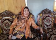 Roaidah SPd Kepala SDN 24 Negeri Katon sangat Aktif berinteraksi dengan media