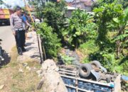 Mobil Terjun ke Sungai,Diduga Pengemudi Sedang Mengantuk
