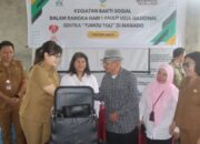 Wakil Wali Kota Sendy Rumajar Salurkan Bantuan Kemensos RI Pada Lansia Rentan dan Penyandang Disabilitas