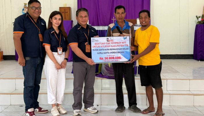 Bank NTT Cabang Soe Serahkan Bantuan CSR Pemprov NTT Sebesar 30 juta Kepada Kapela St. Andreas Enoana