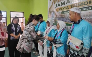 Wawali Tomohon Lepas 10 Jemaah Haji, Tekankan Jaga Kesehatan dan Nama Baik Daerah