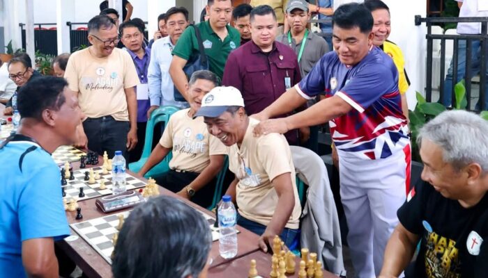 Sentuhan Hangat YSK Cairkan Suasana Lomba Catur PKB GMIM, Peserta Tertawa dan Makin Bersemangat
