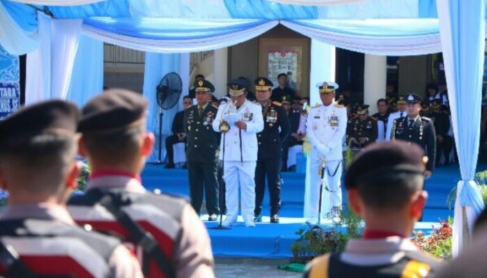 Gubernur Yulius Pimpin Upacara Hari Bhayangkara ke-80, Bacakan Amanat Presiden Prabowo