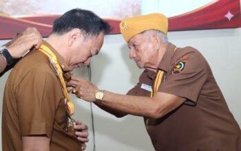Wali Kota Tomohon Caroll Senduk Dianugerahi Bintang LVRI