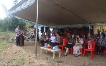 Caroll Senduk Letakkan Batu Pertama TK Negeri Tondangow, Anggaran Tembus Rp1,6 Miliar